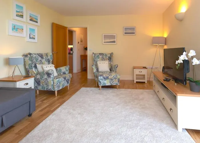2 Bed Seapoint Birchington Escape By Adliv