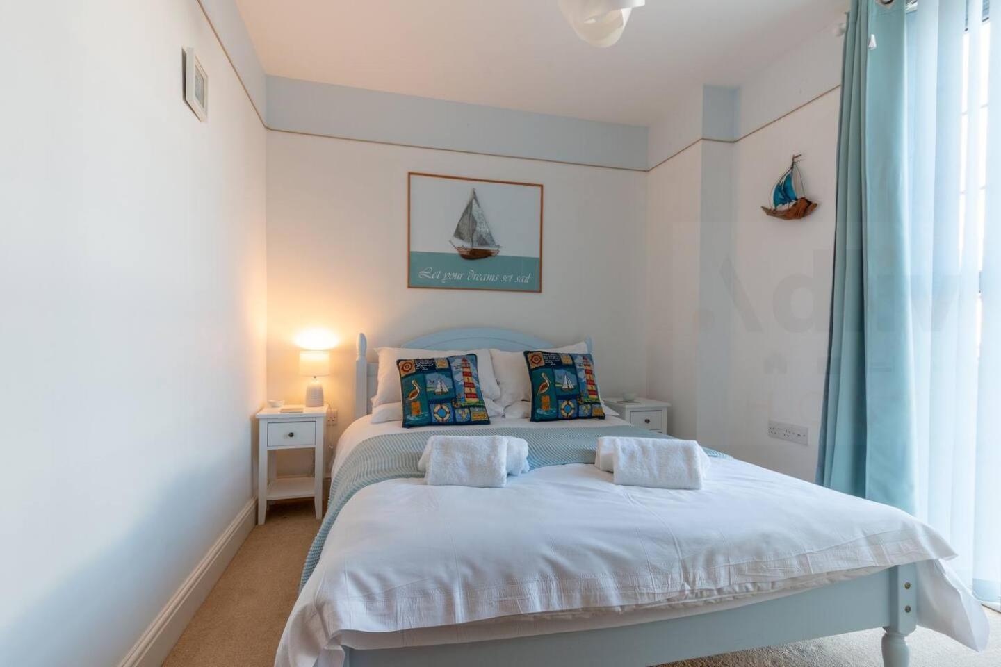 Apartment 2 Bed Seapoint Escape By Adliv *
