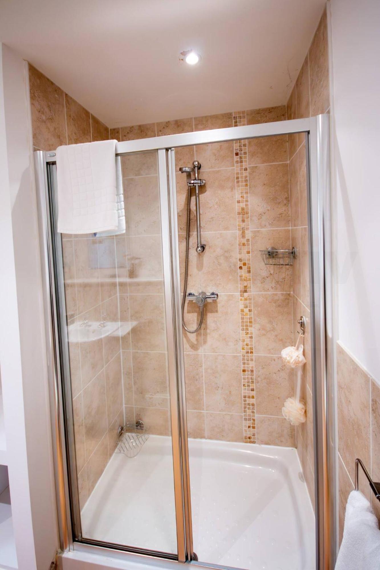 2 Bed Seapoint Escape By Adliv Apartment