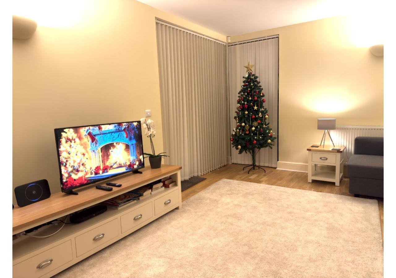 Apartment 2 Bed Seapoint Escape By Adliv